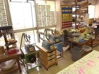 木工室には工具がそろっています
