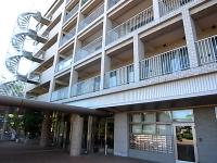 きれいで大きな施設です