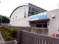 新しくきれいな建物です