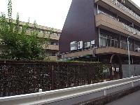 １Fには保育園も併設されています
